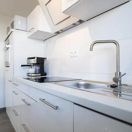 Daire Sonnige Ferienwohnung In Mit Massageliege & Wlan & Parken Neckarsulm